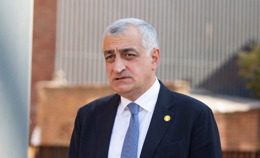სასამართლომ მამუკა ხაზარაძეს რვა თვით პატიმრობა შეუფარდა და ორი წლით თანამდებობის დაკავება აუკრძალა