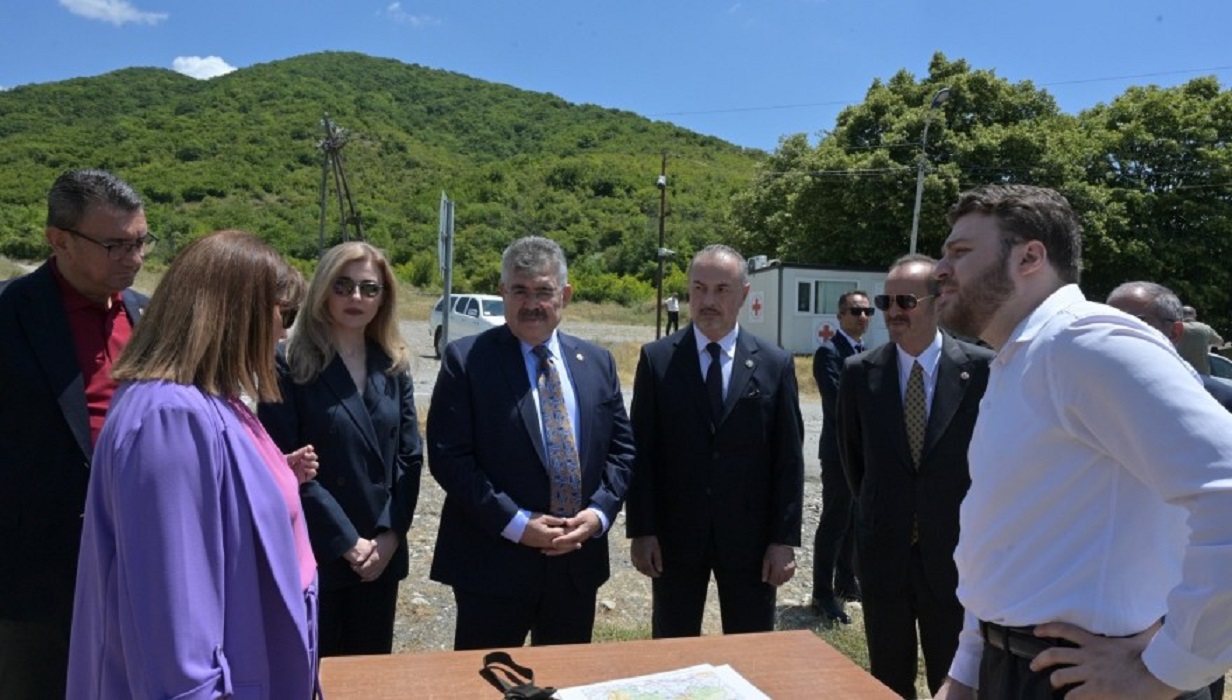 თურქეთის საპარლამენტო დელეგაცია საოკუპაციო ხაზთან იმყოფებოდა
