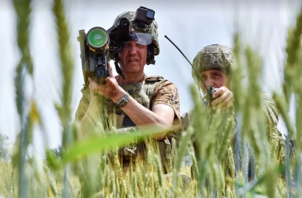 „ენბისი ნიუსი“ - აშშ-მა უკრაინისთვის „პეტრიოტის“ სისტემების და „სტინგერის“ რაკეტების მიწოდება შეაჩერა