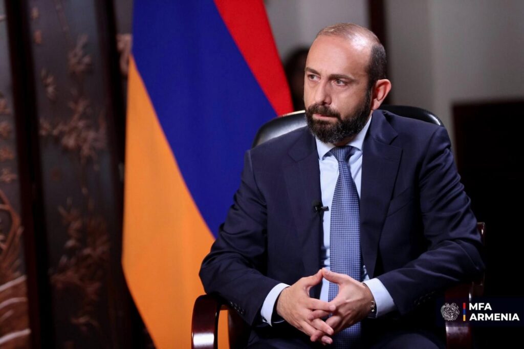 არარატ მირზოიანი აცხადებს, რომ ერევნის ინიციატივა „მშვიდობის გზაჯვარედინი“ სრულად ემთხვევა ჩინეთის ხედვას „ერთი გზა, ერთი სარტყელი“