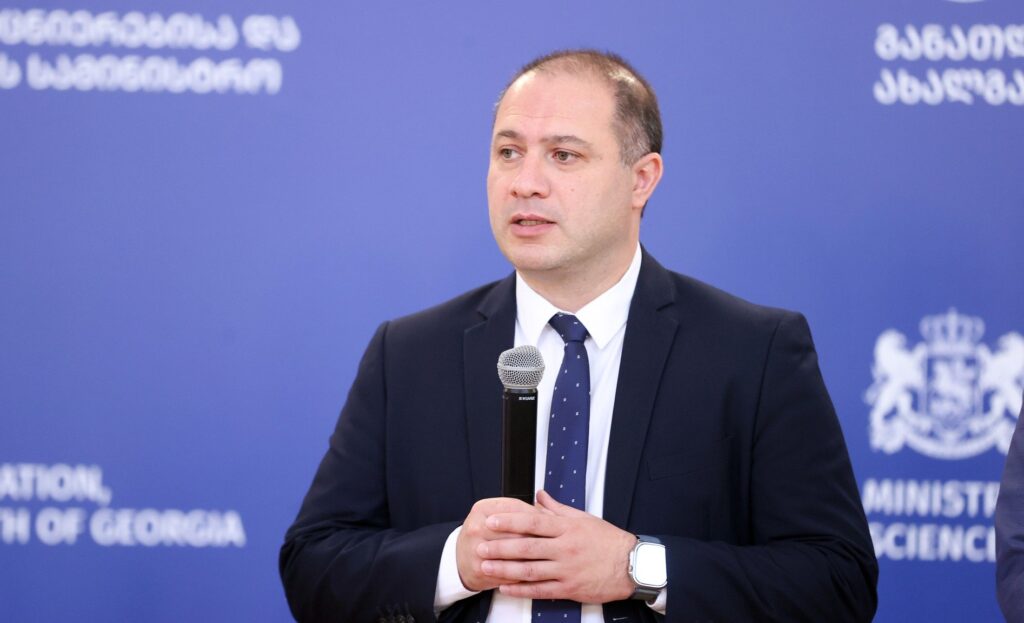 გივი მიქანაძე - ეროვნული გამოცდების მიმართ არის საზოგადოების მაღალი სანდოობა, ამ ეტაპზე საკითხი, რომ ეროვნული გამოცდები გადაიხედება და რამე სხვა გამოცდები ჩაანაცვლებს, დღის წესრიგშიც არ დგას