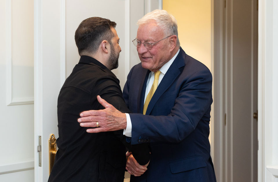 ვოლოდიმირ ზელენსკი აცხადებს, რომ კიტ კელოგთან რუსეთზე სანქციებით ზეწოლის, უკრაინისთვის სამხედრო დახმარების და ამერიკული იარაღის შესყიდვის შესახებ ისაუბრა
