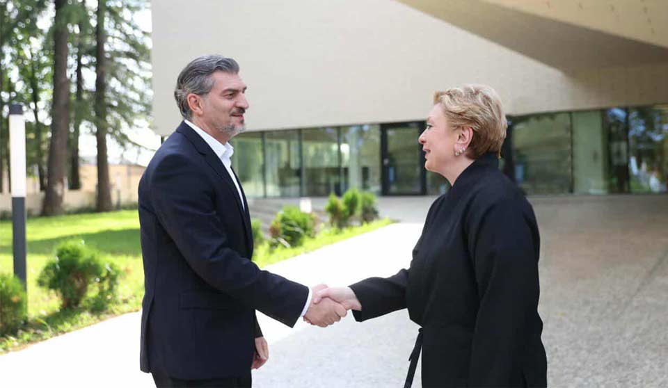 მიხეილ ყაველაშვილმა ზუგდიდში ზვიად გამსახურდიას სახელობის საპრეზიდენტო ცენტრი დაათვალიერა