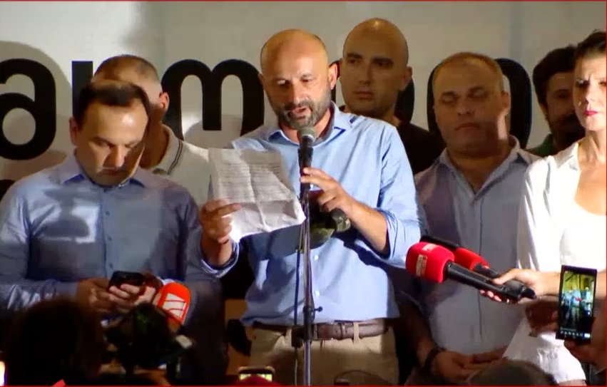 რვა ოპოზიციური პარტიის ერთობლივი განცხადება - ხალხი მიტაცებულ ძალაუფლებას დაიბრუნებს და თავისუფალი არჩევნების გზით პარტიებს მოგვანიჭებს მანდატს, რომ დავამკვიდროთ დემოკრატიული სახელმწიფო
