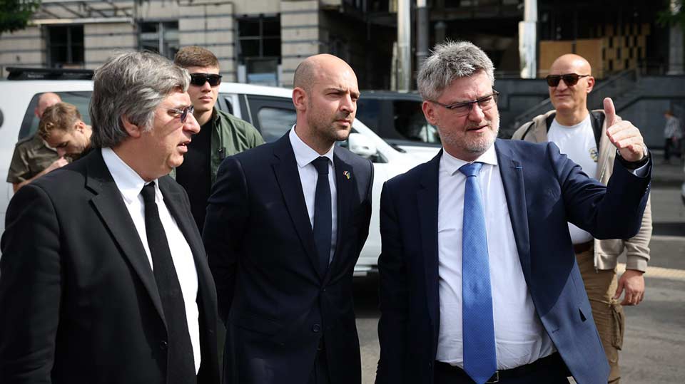 საფრანგეთის საგარეო საქმეთა მინისტრი - როგორც ევროპელები, ჩვენ გავაგრძელებთ პუტინზე ზეწოლას