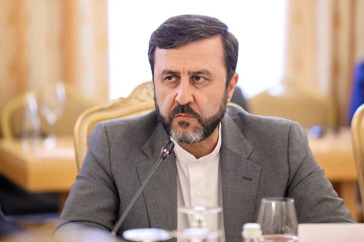 ირანის საგარეო უწყების წარმომადგენელი - ირანს ევროპის „სამეულთან“ ბირთვულ საკითხებზე სერიოზული, გულწრფელი და დეტალური დისკუსია ჰქონდა, შეხვედრაზე ორივე მხარე კონკრეტული იდეებით მივიდა