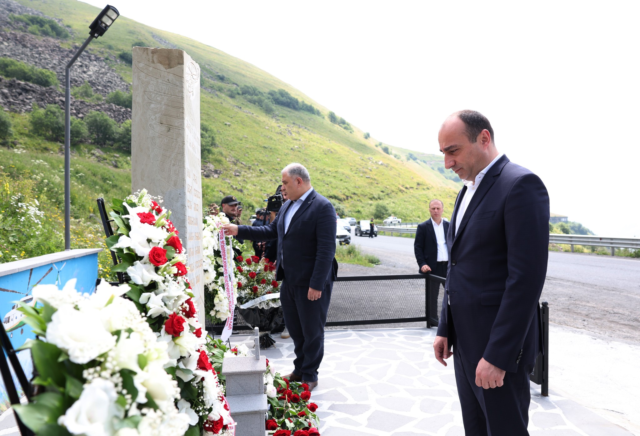 გეკა გელაძე, მიხეილ სარჯველაძესთან ერთად, 2022 წელს გუდაურთან მომხდარი ტრაგედიის ადგილზე იმყოფებოდა
