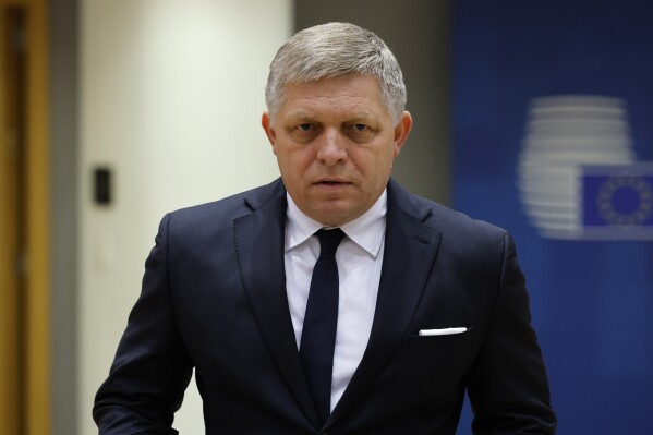 რობერტ ფიცო ბრიტანეთს საარჩევნო პროცესში ჩარევაში ადანაშაულებს, სლოვაკეთის საგარეო უწყებაში ბრიტანეთის ელჩი დაიბარეს