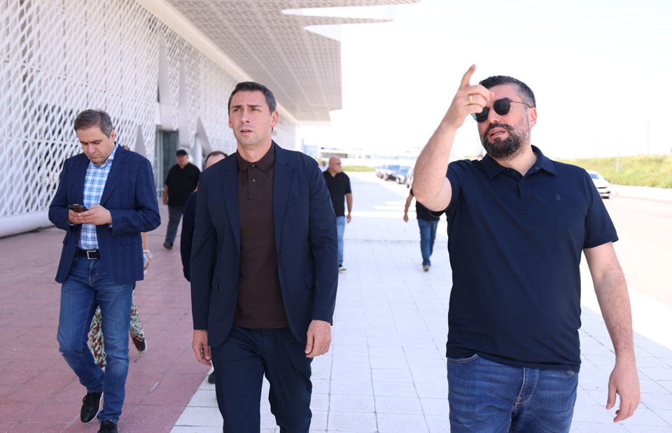 ლაშა აბაშიძე ახალქალაქში სარკინიგზო ინფრასტრუქტურას გაეცნო და ჩინეთიდან ჩამოსულ მატარებელს დახვდა
