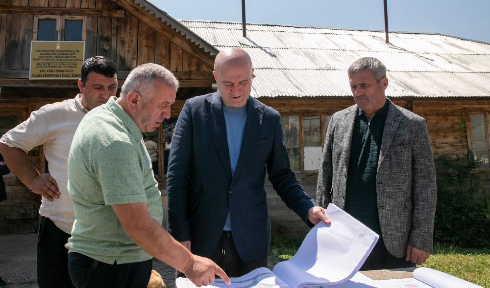 სულხან თამაზაშვილი მაღალმთიან აჭარაში მიმდინარე ინფრასტრუქტურული პროექტების მშენებლობას გაეცნო