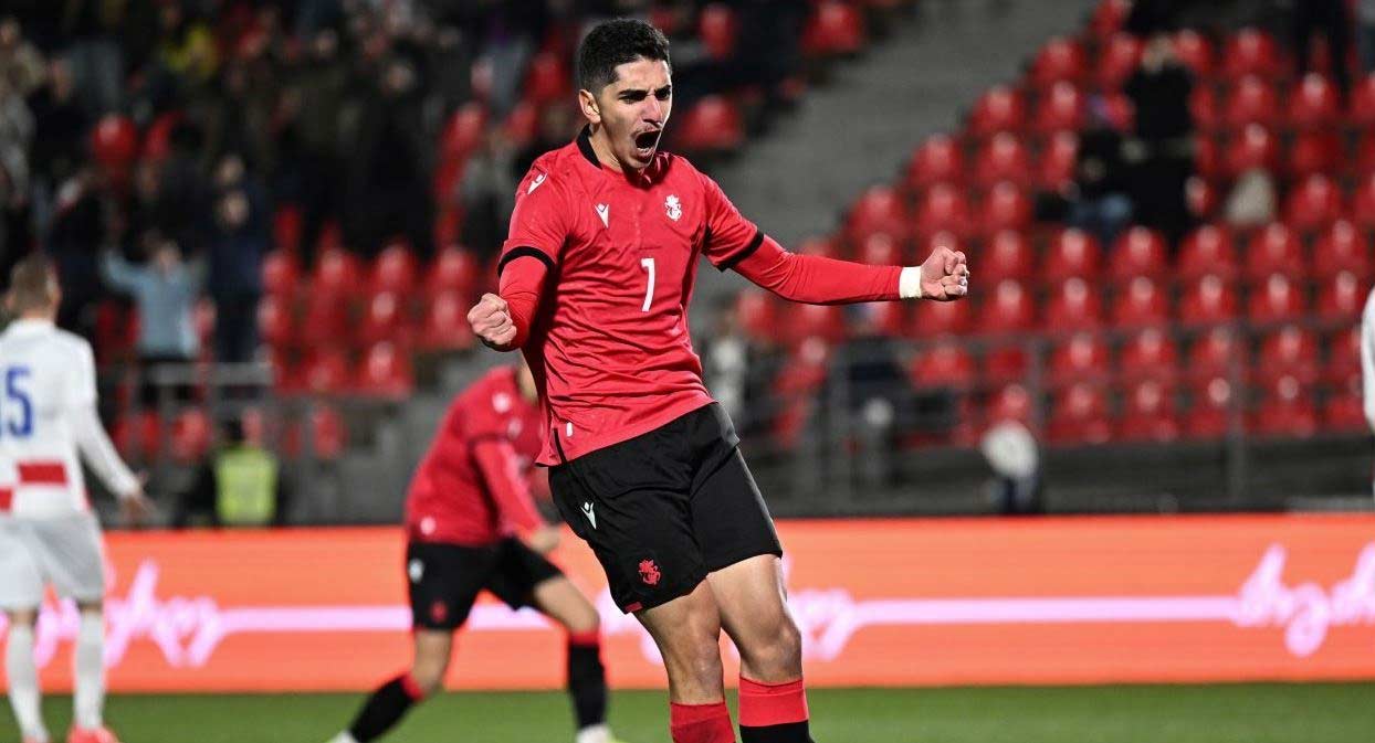 El Comercio - „სპორტინგი“ ლაშა ოდიშარიასთან დაკავშირებით მოლაპარაკებებს აწარმოებს #1TVSPORT