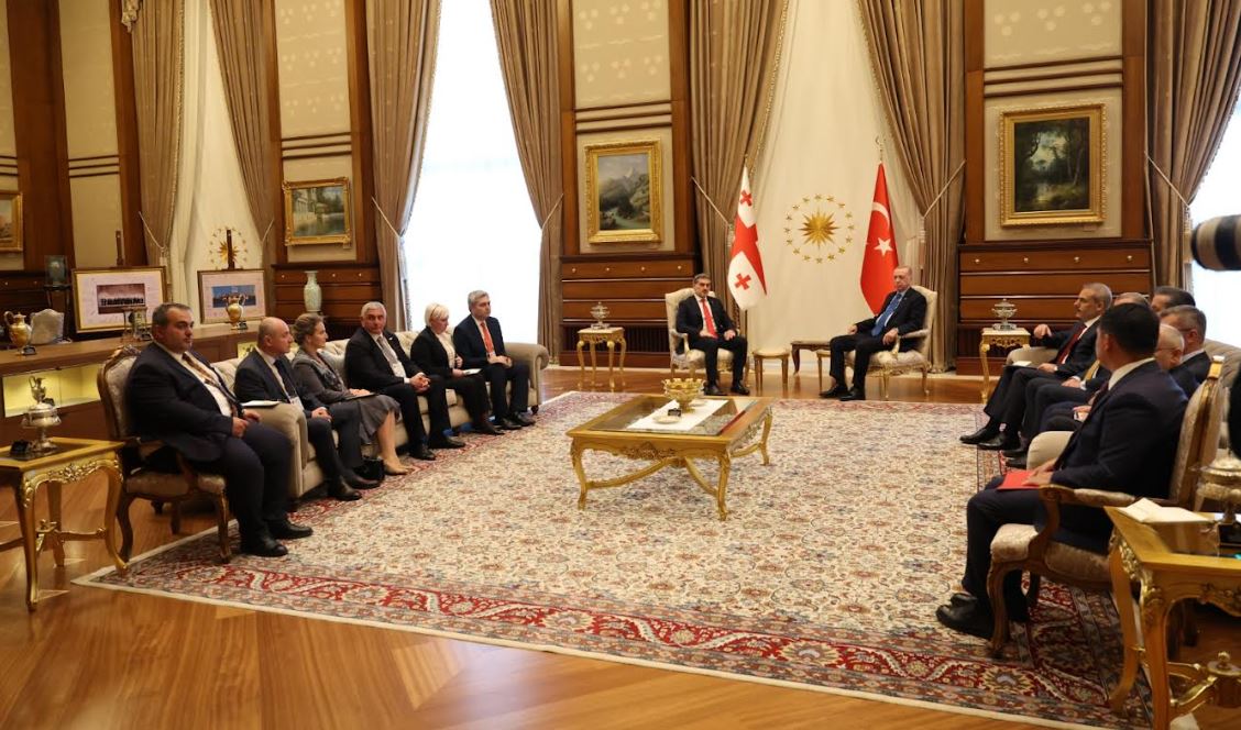 საქართველოსა და თურქეთის პრეზიდენტებს შორის გაფართოებული ფორმატის შეხვედრა გაიმართა