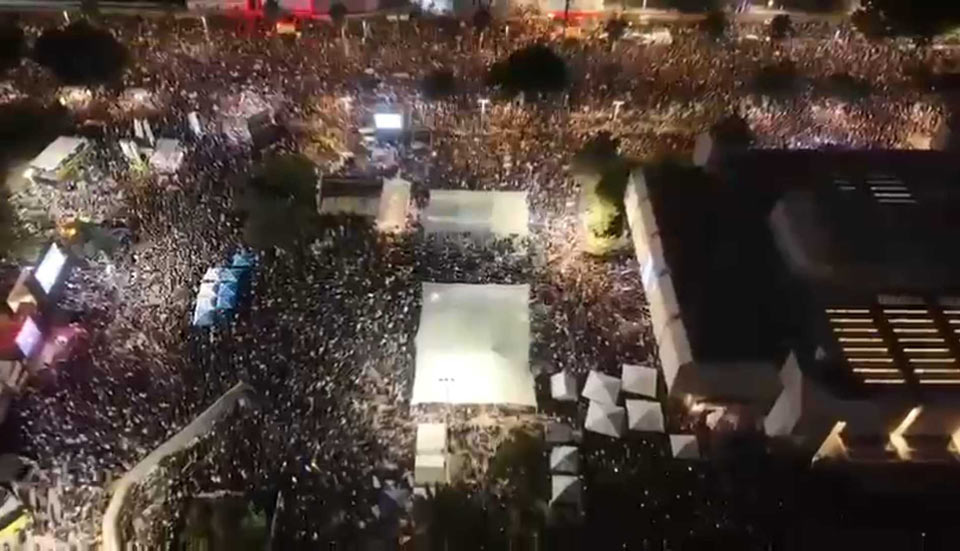 თელ ავივში, ღაზაში მყოფი მძევლების გათავისუფლების მოთხოვნით, ანტისამთავრობო აქცია გაიმართა