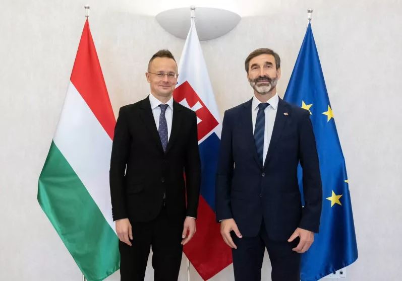 უნგრეთი და სლოვაკეთი ევროკავშირს მოუწოდებენ, ნავთობსადენ „დრუჟბაზე“ უკრაინის თავდასხმების ფონზე მათი ენერგოუსაფრთხოება უზრუნველყოს