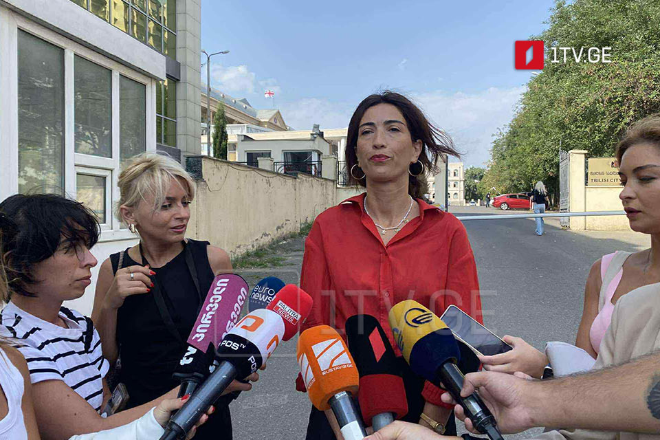 თბილისის საქალაქო სასამართლოში „ისფედის“ ყოფილი აღმასრულებელი დირექტორი ნინო დოლიძე გამოიკითხა