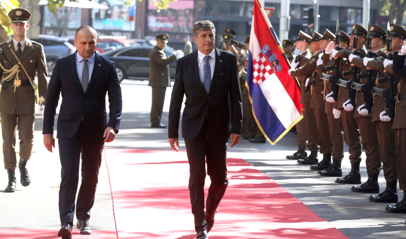 ხორვატიის თავდაცვის მინისტრი ივან ანუშიჩი აცხადებს, რომ უკრაინაში უსაფრთხოების გარანტიების ფარგლებში სამხედროებს არ გააგზავნიან