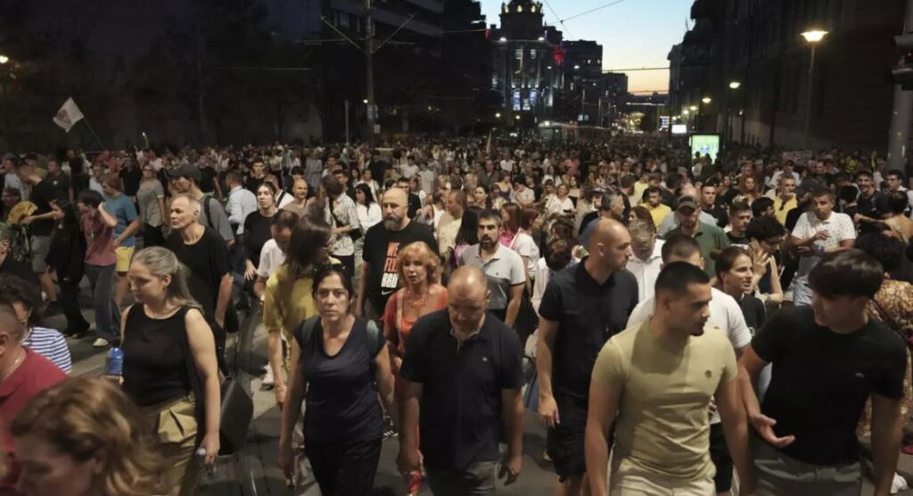 სერბეთში რიგგარეშე არჩევნების მოთხოვნით მორიგი საპროტესტო აქცია გაიმართა