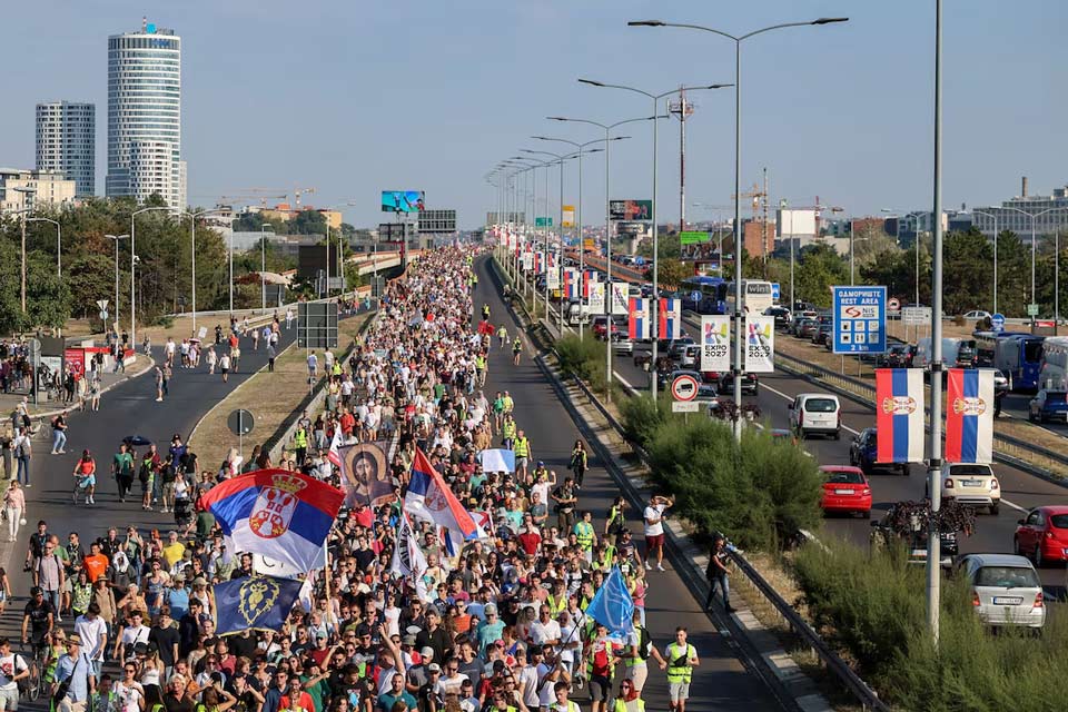 სერბეთში მასშტაბური ანტისამთავრობო აქცია გაიმართა