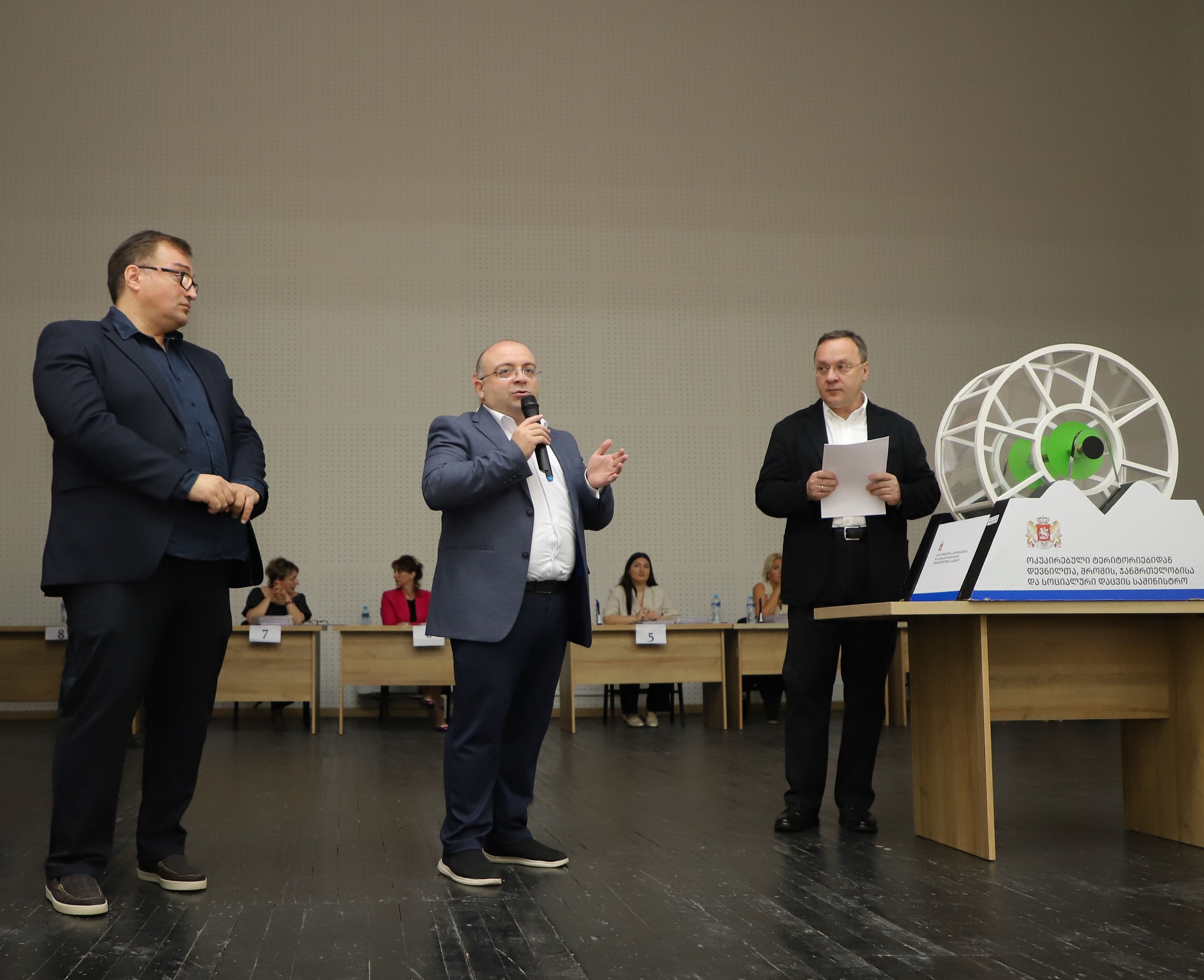 ქუთაისში, დევნილი ოჯახების ბინების განაწილების კენჭისყრის პროცედურა გაიმართა