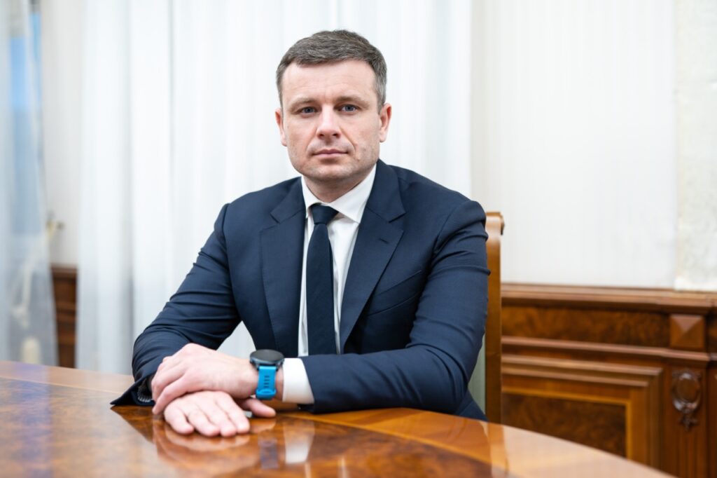 უკრაინა საერთაშორისო პარტნიორებთან უკრაინელი სამხედროების ხელფასების დაფინანსების შესახებ მოლაპარაკებებს აწარმოებს