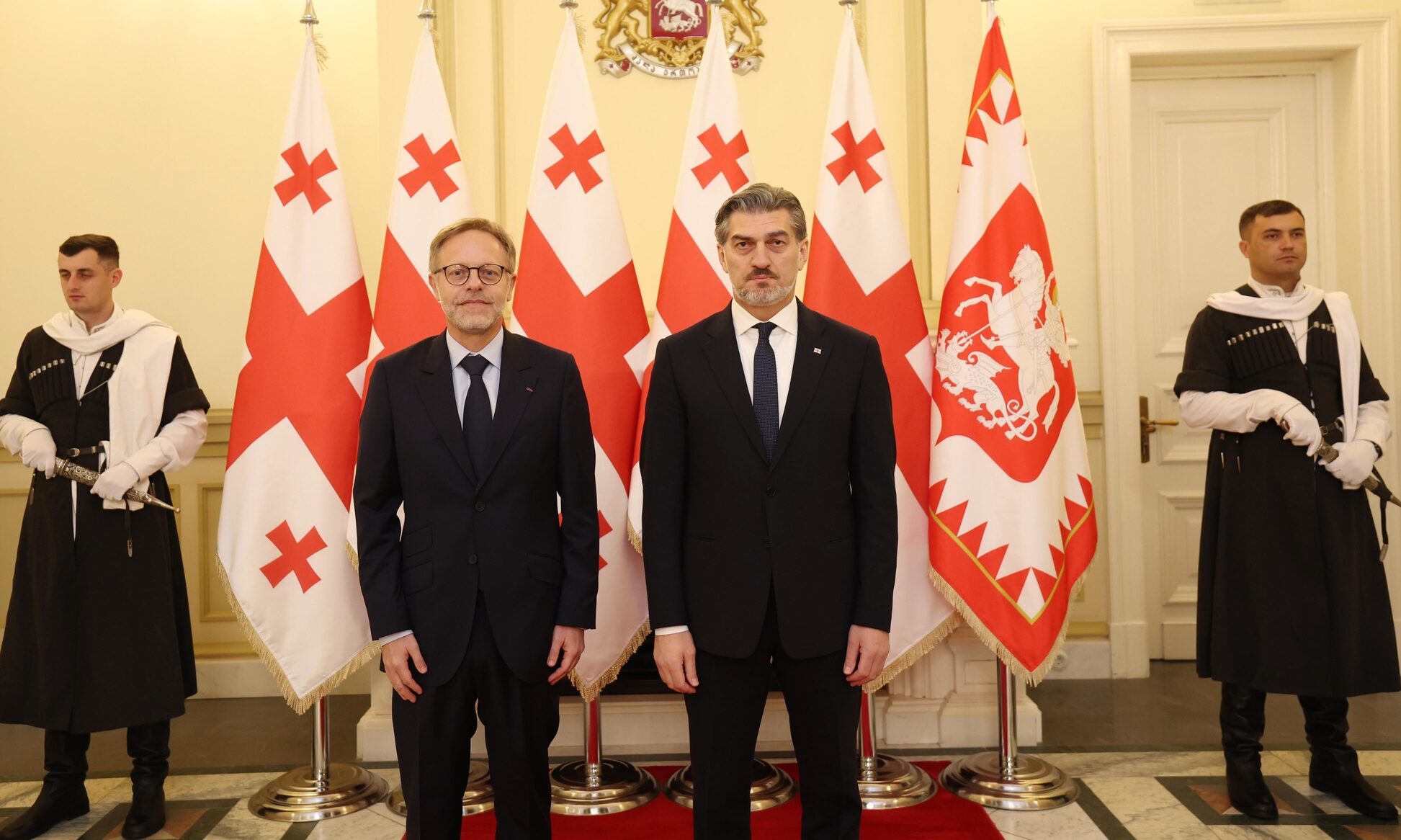 რწმუნებათა სიგელების გადაცემა