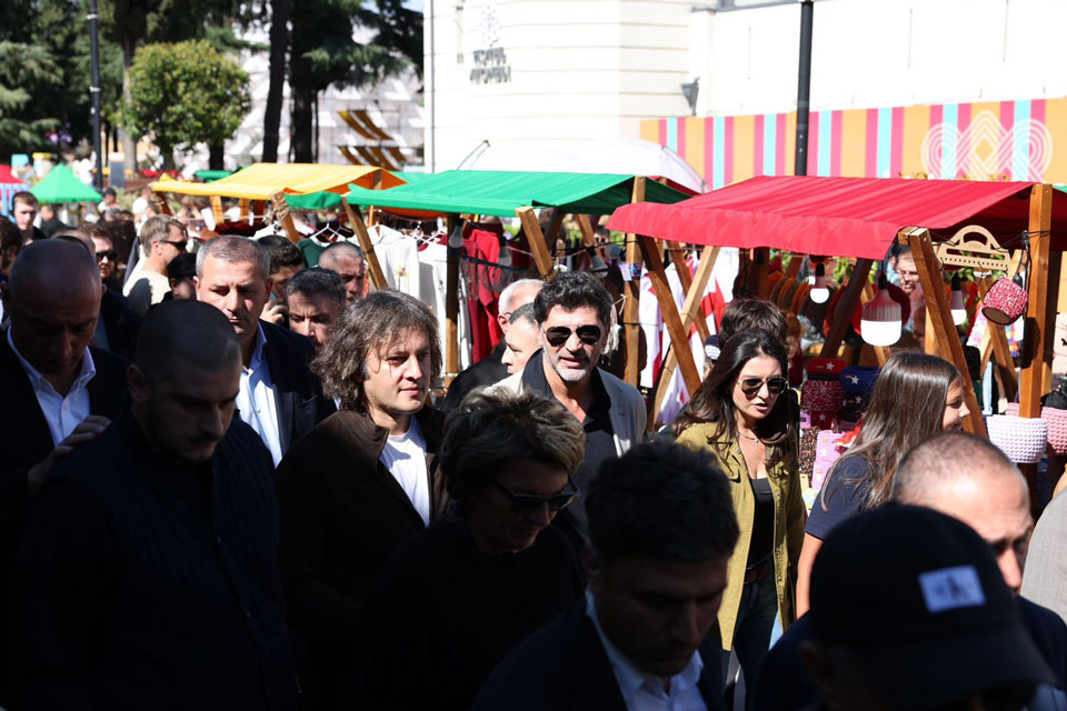 „თბილისობა 2025“-ის სადღესასწაულო ღონისძიებებს კახა კალაძე შვილებთან ერთად დაესწრო