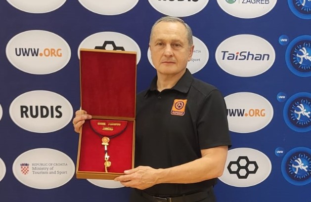 მსოფლიო ჭიდაობის გაერთიანებამ ქართველი მსაჯი ზაზა ჯიბლაძე დააჯილდოვა #1TVSPORT
