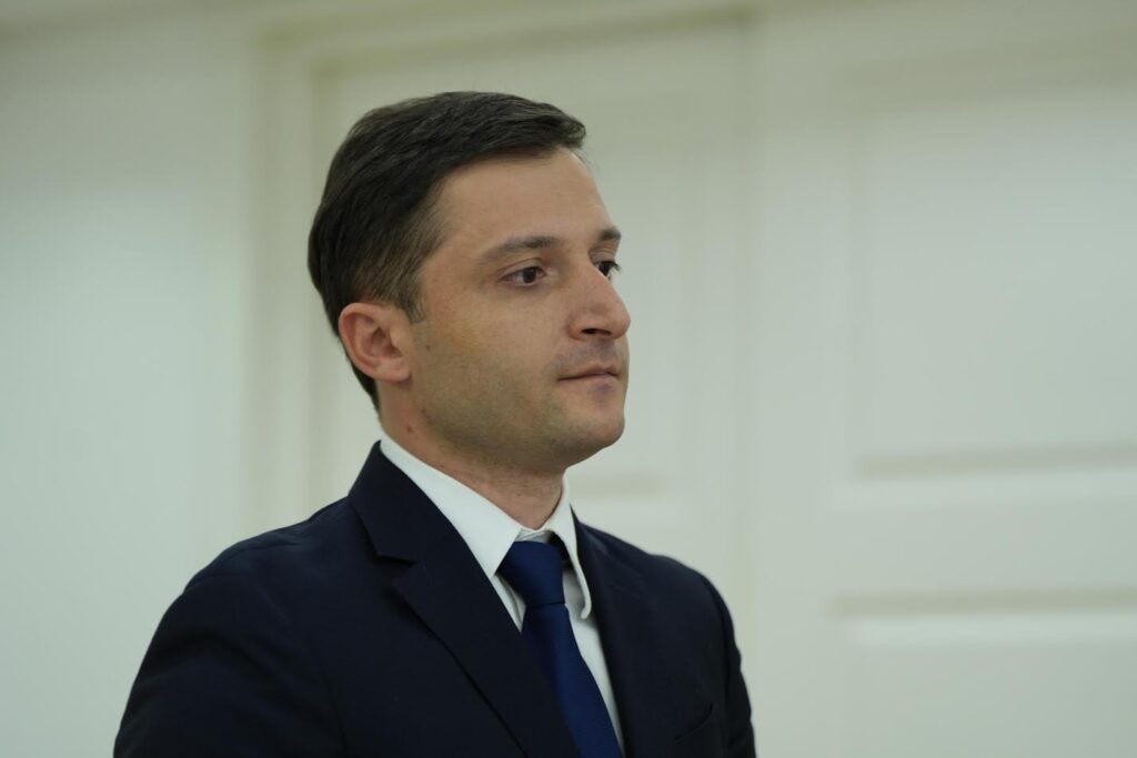 კახა კალაძემ მერის მოადგილის თანამდებობაზე კახა აბულაძის კანდიდატურა წარადგინა