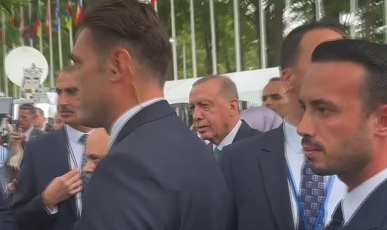 დონალდ ტრამპის ავტოკოლონის გამო ნიუ იორკის პოლიციამ რეჯეფ თაიფ ერდოღანს დროებით გზა გადაუკეტა