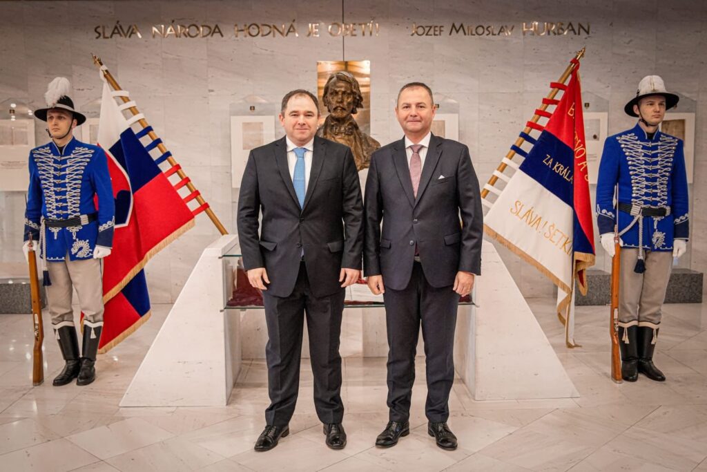 ნიკოლოზ სამხარაძე ბრატისლავაში სლოვაკ კოლეგას შეხვდა