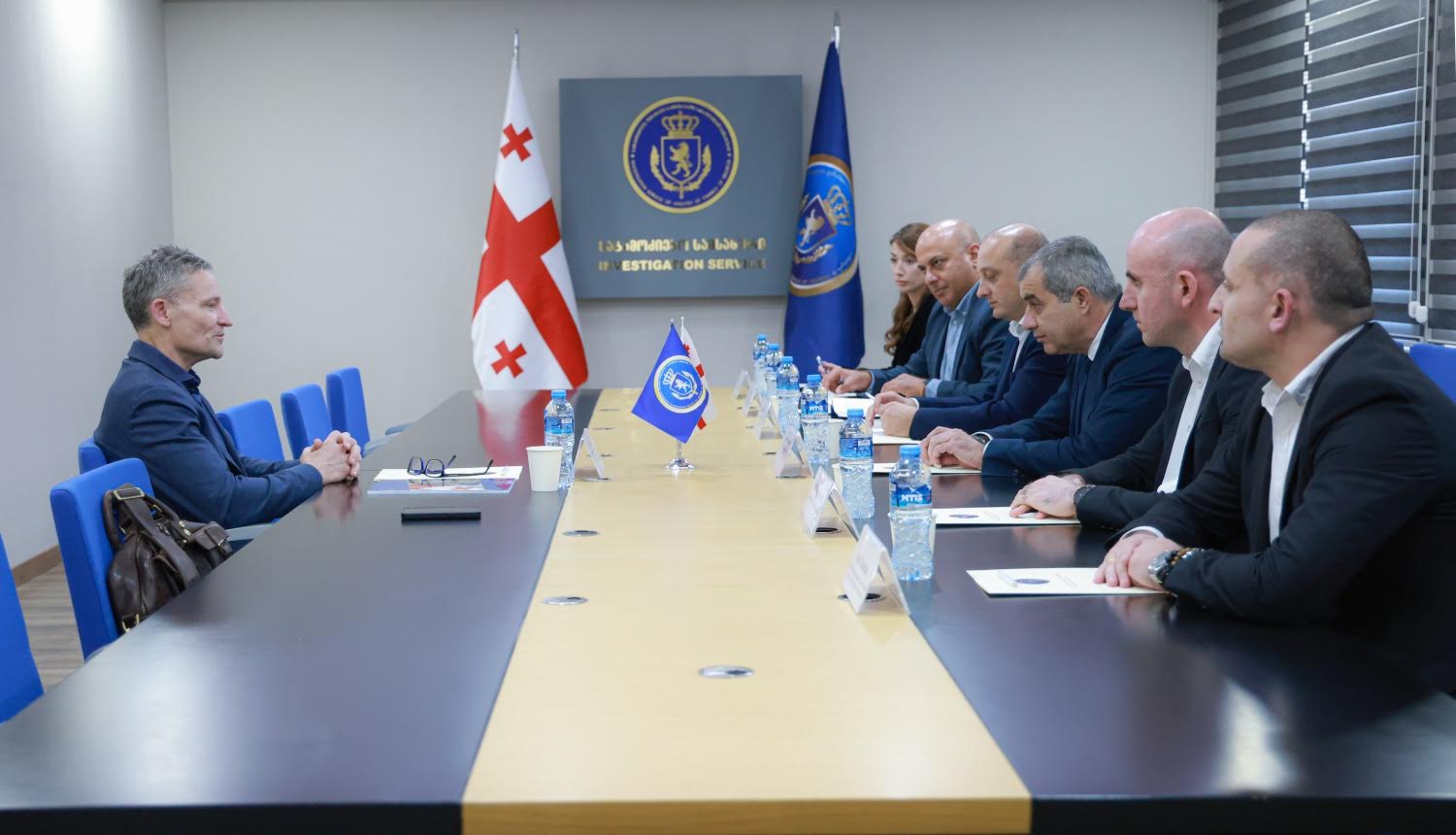 საგამოძიებო სამსახურის უფროსი მიხეილ მაღლაკელიძე ავსტრალიის თანამეგობრობის ფედერალური პოლიციის დეტექტივს შეხვდა