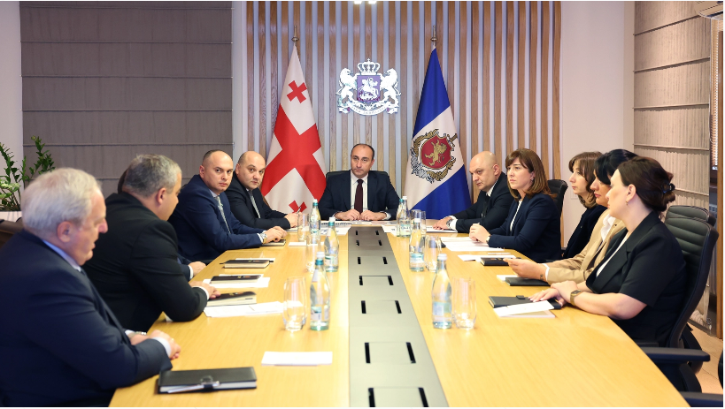 შინაგან საქმეთა მინისტრმა მიგრაციის დეპარტამენტის ხელმძღვანელ პირებთან სამუშაო შეხვედრა გამართა