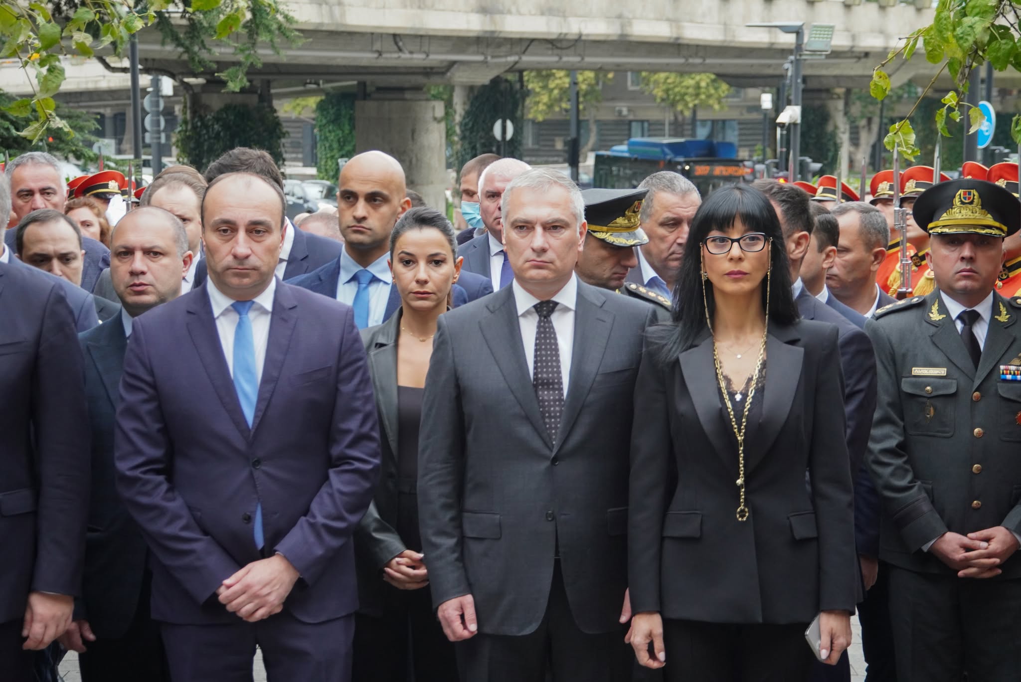 თეა ახვლედიანმა საქართველოს ერთიანობისთვის ბრძოლაში დაღუპულთა ხსოვნას პატივი მიაგო, ასევე ჟიული შარტავას მემორიალი გვირგვინით შეამკო 