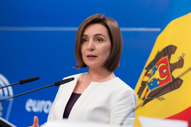 მოლდოვის ცესკო-ს ცნობით, ბიულეტენების 100%-ის დათვლის შემდეგ მაია სანდუს პარტიამ ხმათა 50.2 პროცენტი მოიპოვა და მარტივ საპარლამენტო უმრავლესობას მიიღებს