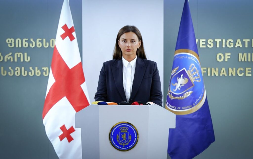 საგამოძიებო სამსახურმა სახელმწიფოს კუთვნილი ქონების მოტყუებით დაუფლებისა და უკანონო შემოსავლის ლეგალიზაციის ფაქტებზე ორი პირი დააკავა