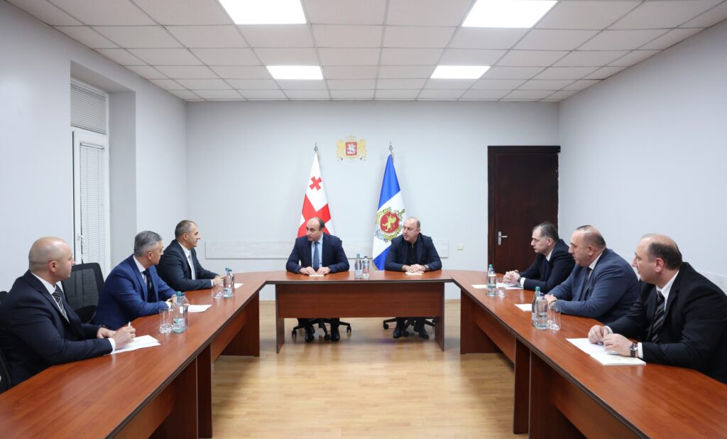 საქართველოს შინაგან საქმეთა მინისტრმა სამეგრელო-ზემო სვანეთისა და იმერეთის პოლიციის დეპარტამენტების ხელმძღვანელებთან შეხვედრები გამართა