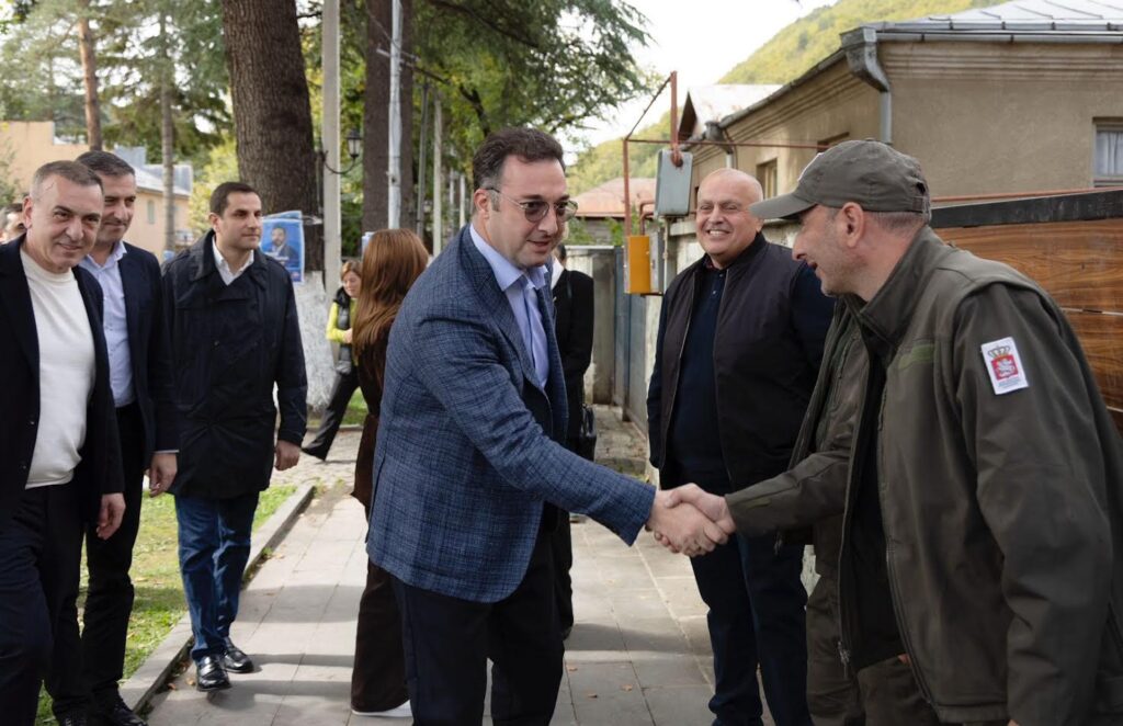 დავით სონღულაშვილი რაჭის ეროვნული პარკის რეინჯერებს შეხვდა