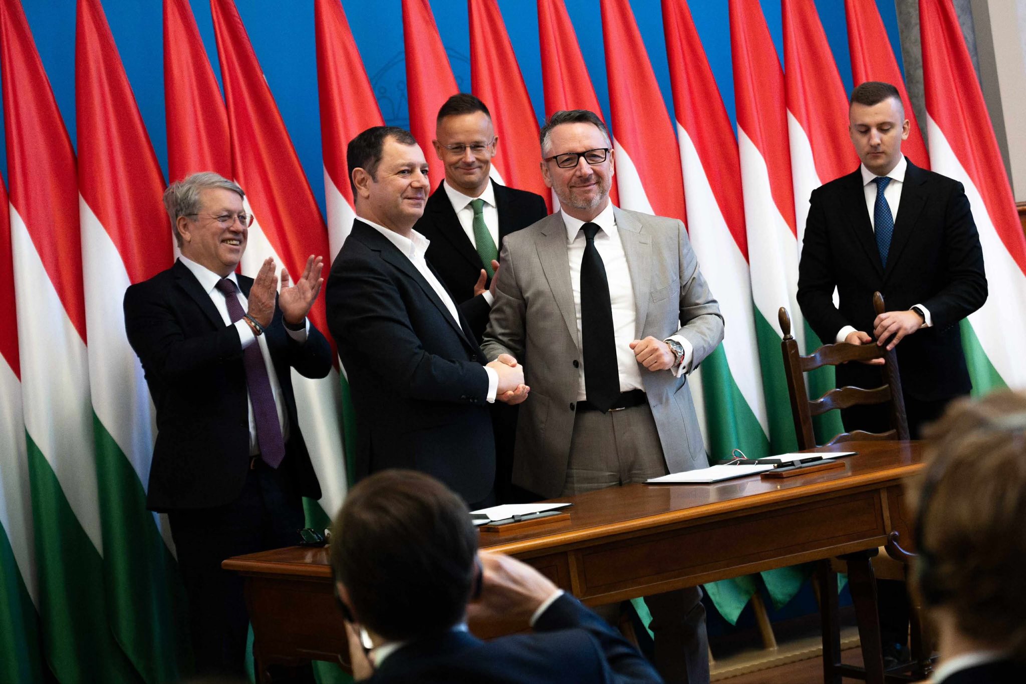 უნგრეთმა ფრანგულ კომპანიასთან გათხევადებული ბუნებრივი აირის მიწოდების შესახებ 10-წლიანი კონტრაქტი გააფორმა