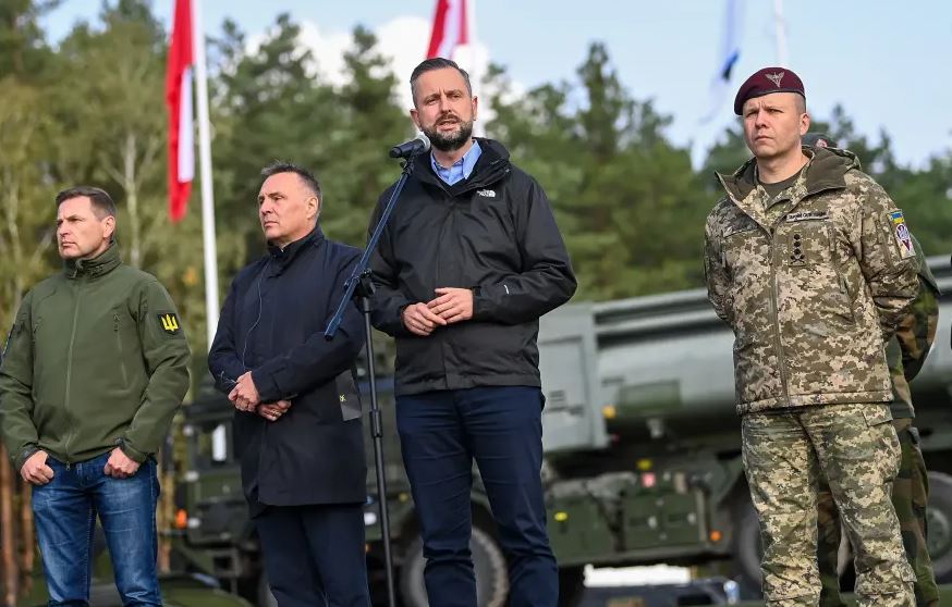 პოლონეთში უკრაინელი სამხედროების მოსამზადებელი ყველაზე დიდი სასწავლო ცენტრი გაიხსნა