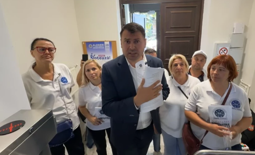 მოლდოვაში პარტიას „დემოკრატია სახლში“ შესაძლოა, საპარლამენტო მანდატები გაუუქმონ, მიზეზად პარტიის სასარგებლოდ საზღვარგარეთიდან საარჩევნო პროცესში ჩარევა სახელდება