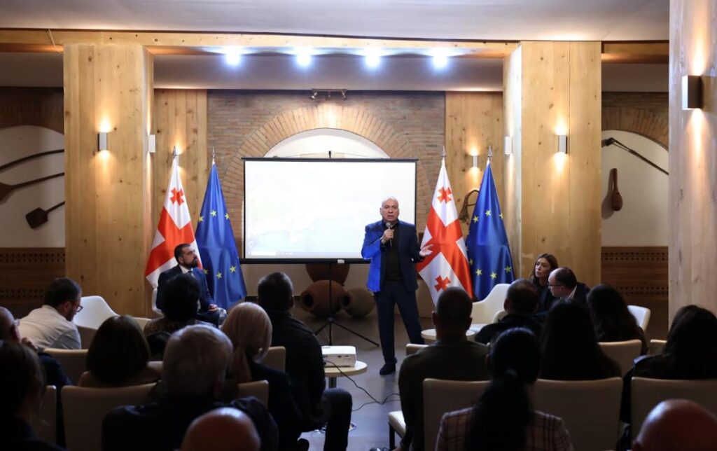 პლასტიკის ბოთლებში ჩამოსხმული სასმლის რეალიზაციის ახალი რეგულაცია მუშავდება