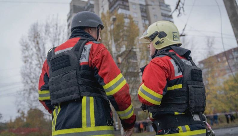 რუსეთმა ხარკოვზე იერიში მიიტანა, ხანძარი გაჩნდა საბავშვო ბაღში, არიან დაშავებულები