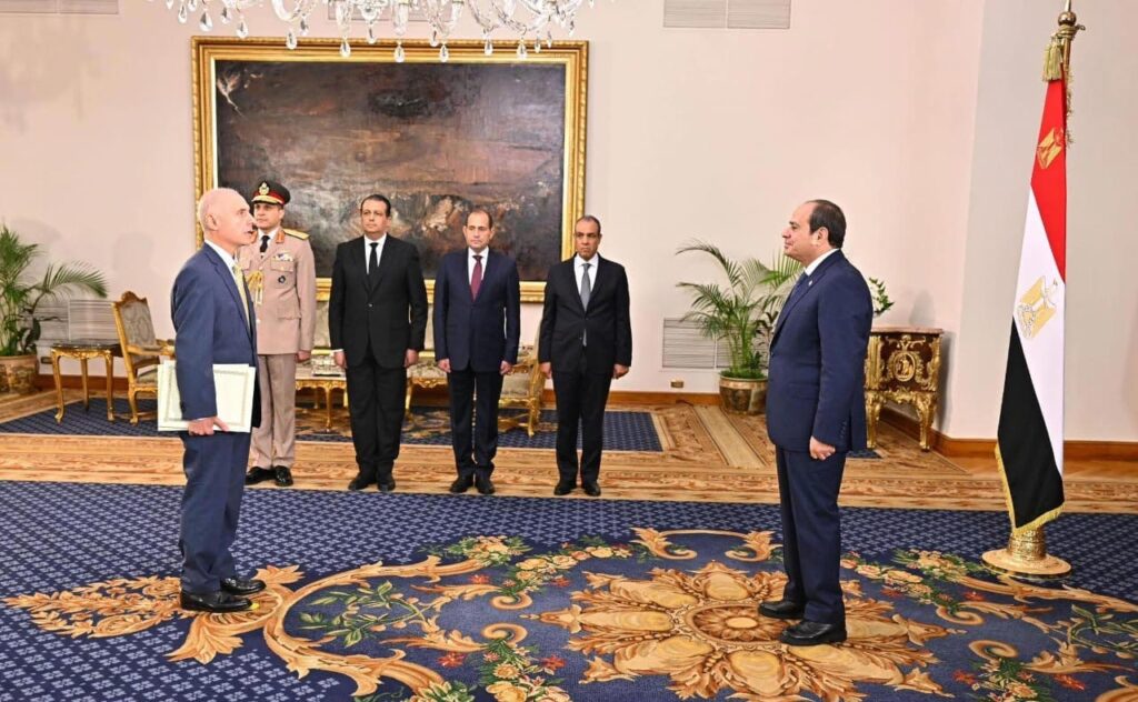 საქართველოს ელჩმა, ნიკოლოზ აფხაზავამ ეგვიპტის არაბთა რესპუბლიკის პრეზიდენტს რწმუნებათა სიგელები გადასცა