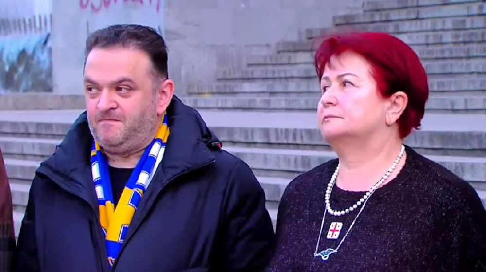 გედევან ფოფხაძემ და რამდენიმე პირმა პარლამენტთან შიმშილობა დაიწყეს