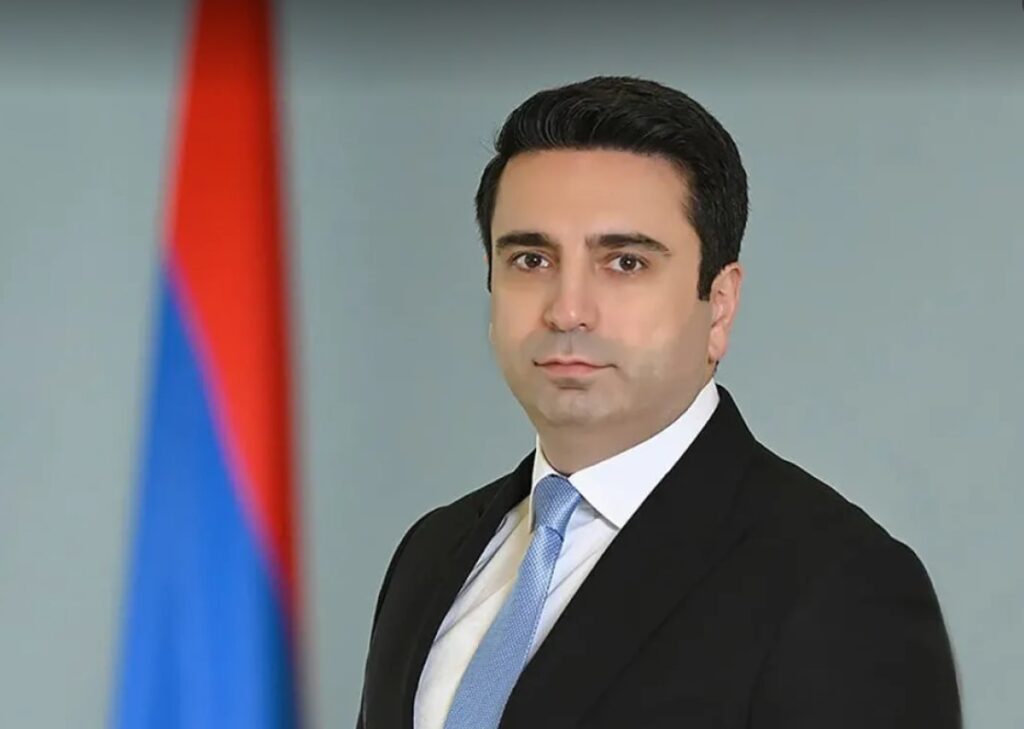 ალენ სიმონიანი ილჰამ ალიევს პასუხობს - ისტორიულ კვლევაში ჩაღრმავების შემთხვევაში შეიძლება აღმოჩნდეს, რომ ვინმემ სამშობლო ალთაიში იპოვა