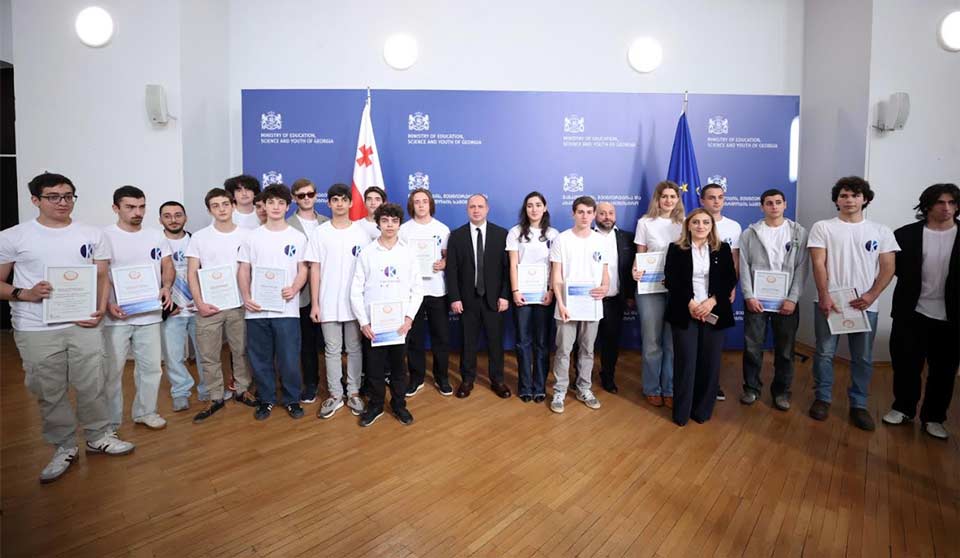 გივი მიქანაძემ 2024-2025 წლის ეროვნული სასწავლო ოლიმპიადის გამარჯვებული მოსწავლეები დააჯილდოვა