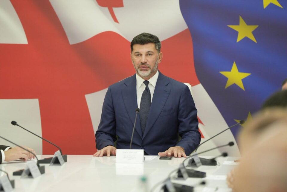 კახა კალაძე - 2026 წლის ბიუჯეტიდან ყველაზე მეტ თანხას სოციალური და ჯანდაცვის მიმართულებით დავხარჯავთ, რადგან ჩვენთვის ამოსავალი წერტილი ადამიანი და მისი ჯანმრთელობის მდგომარეობაა