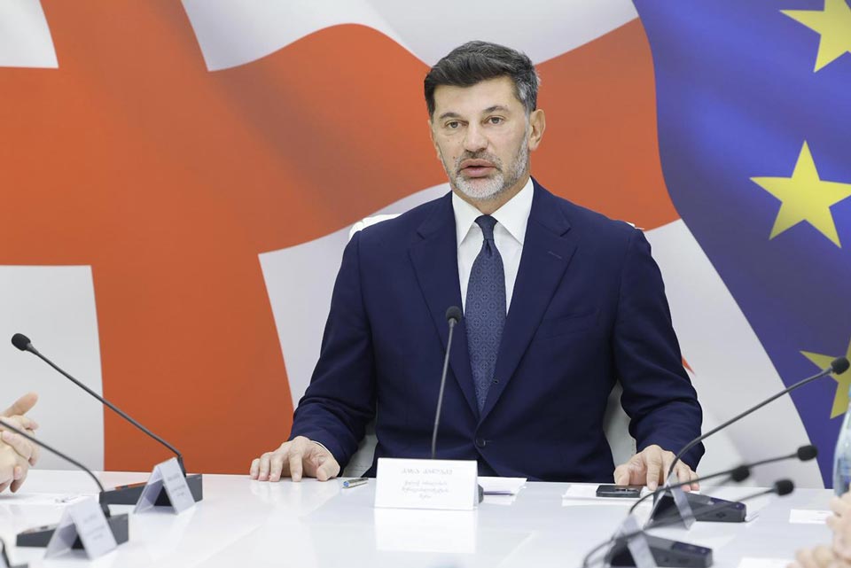დიდ დიღომში, ფატმანის ქუჩაზე საგზაო სამუშაოები მიმდინარეობს