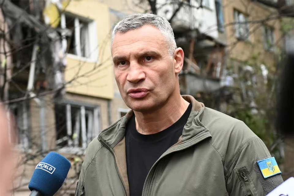 ვიტალი კლიჩკო - ჩვენ უზარმაზარი პრობლემა გვაქვს ჯარისკაცებთან, ადამიანურ რესურსებთან დაკავშირებით, რადგან მამაკაცები საზღვარგარეთ მიდიან