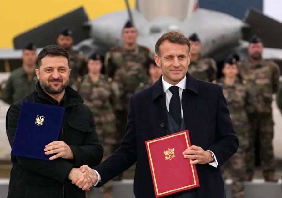 ზელენსკიმ და მაკრონმა ხელი მოაწერეს შეთანხმებას, რომლის მიხედვითაც, კიევი საფრანგეთისგან 100 ავიაგამანადგურებელ Rafale-ს შეისყიდის